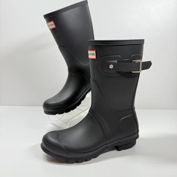 Hunter Shoes - NWT•Hunter Women's Original Short Rain Boots Size: 6